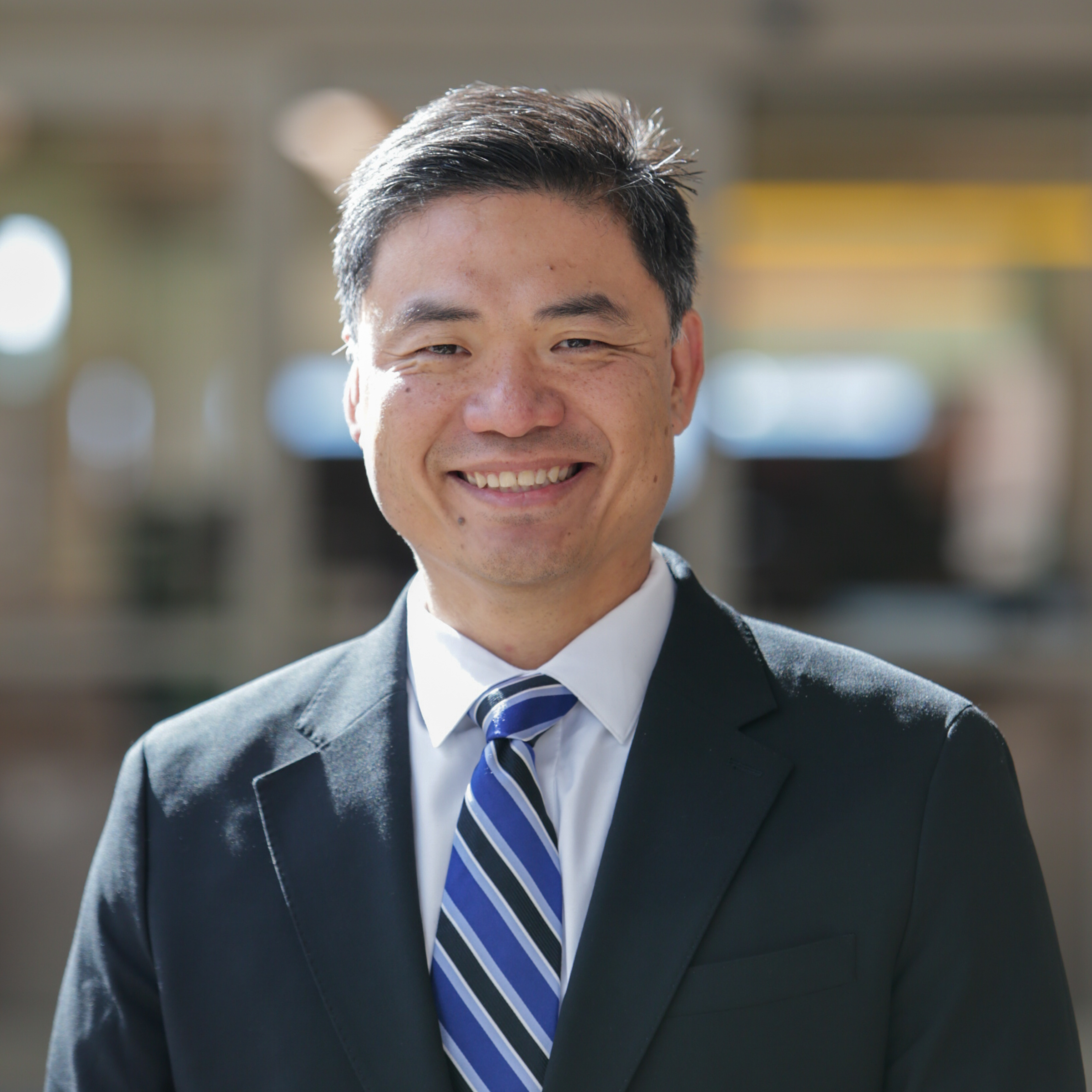 Dr. Chua University Headshot