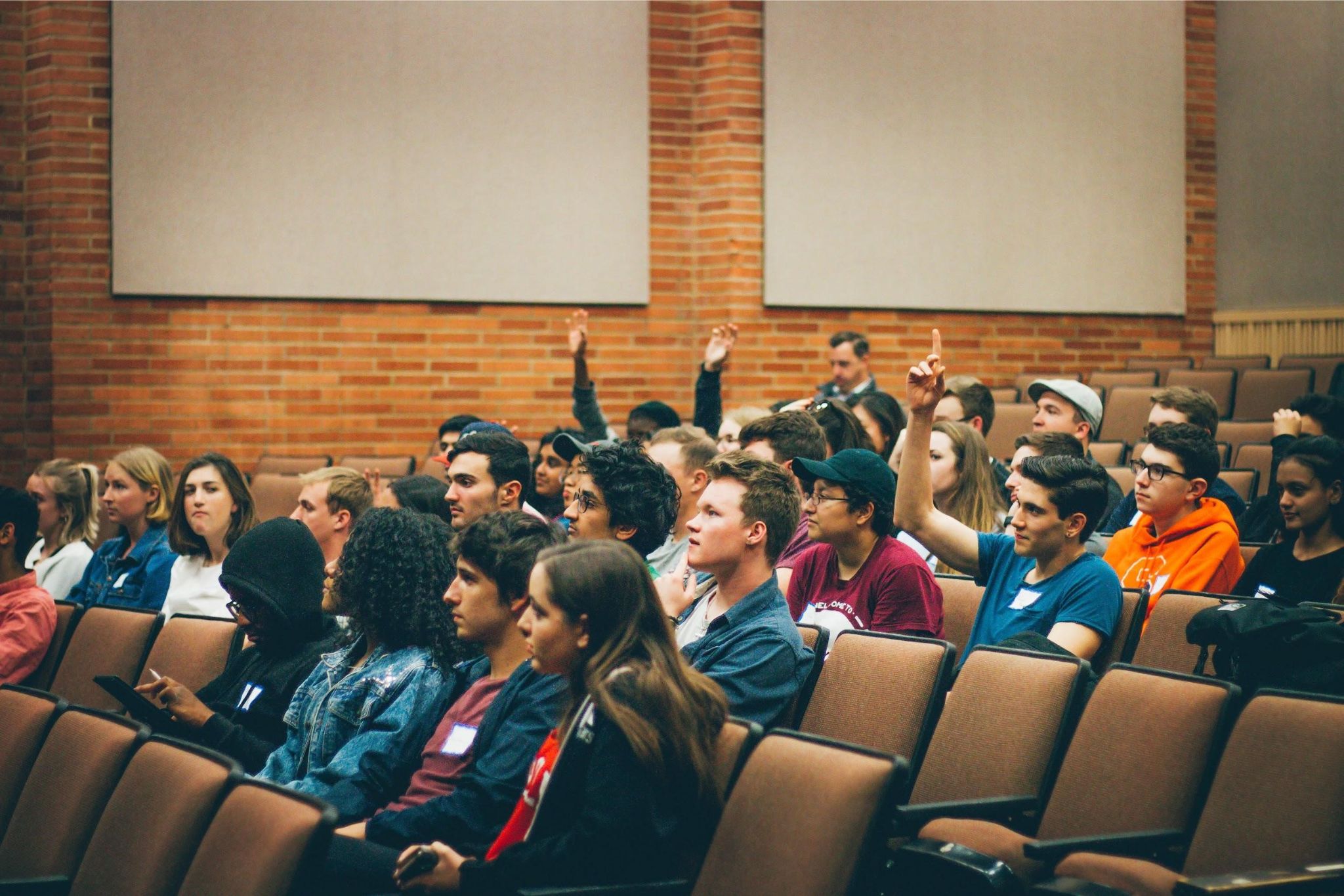 Estudiantes en auditorio