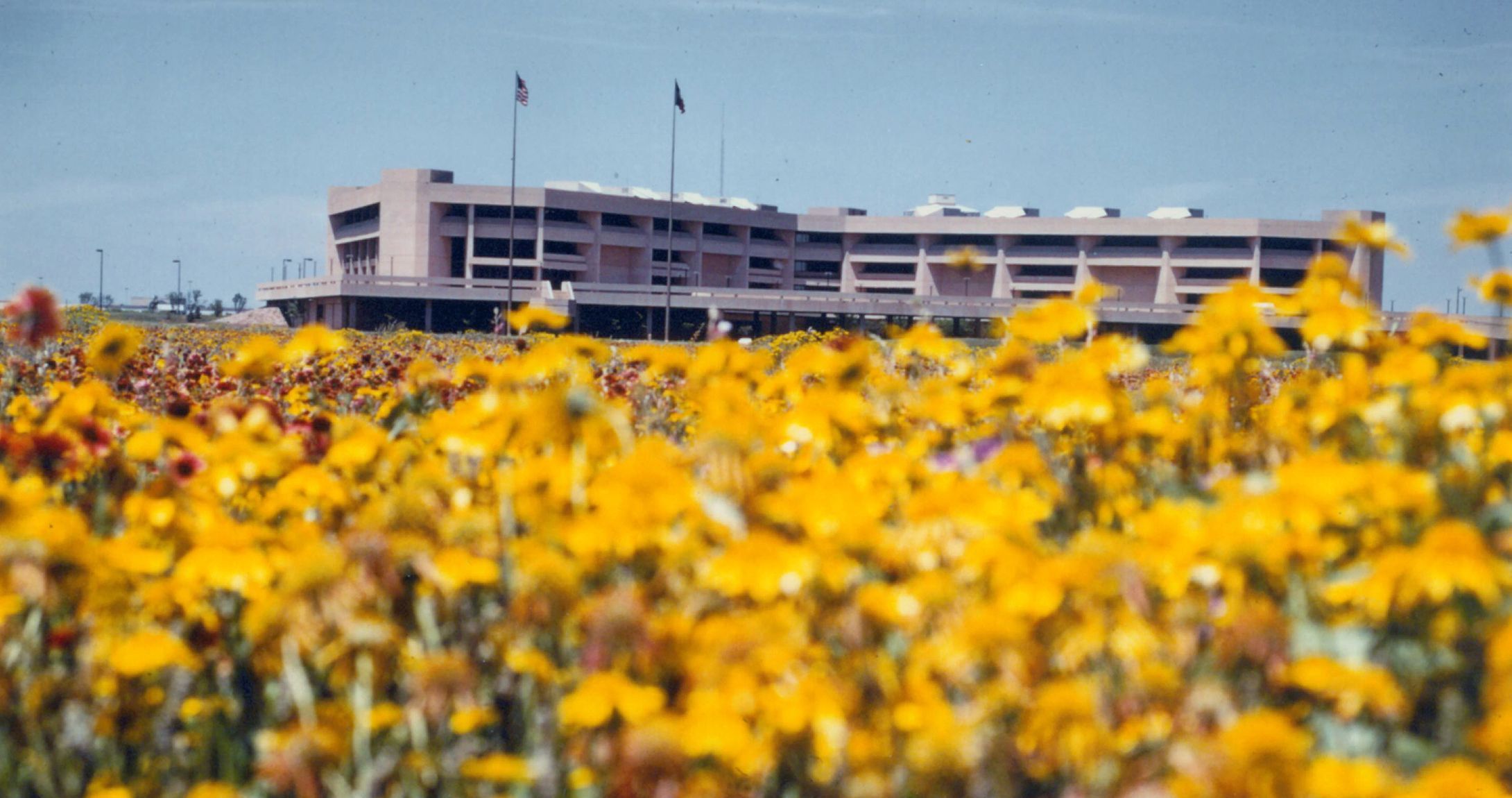 Vista de los años 1970 del edificio Mesa