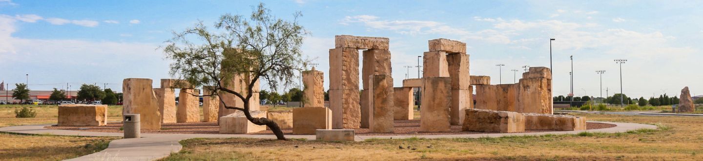 bloques de Stonehenge en el campus