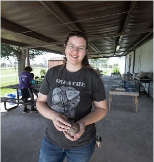 Image of Danielle Collins with her clay