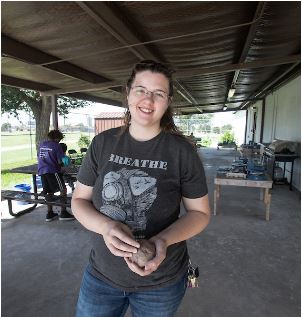 Image of Danielle Collins with her clay