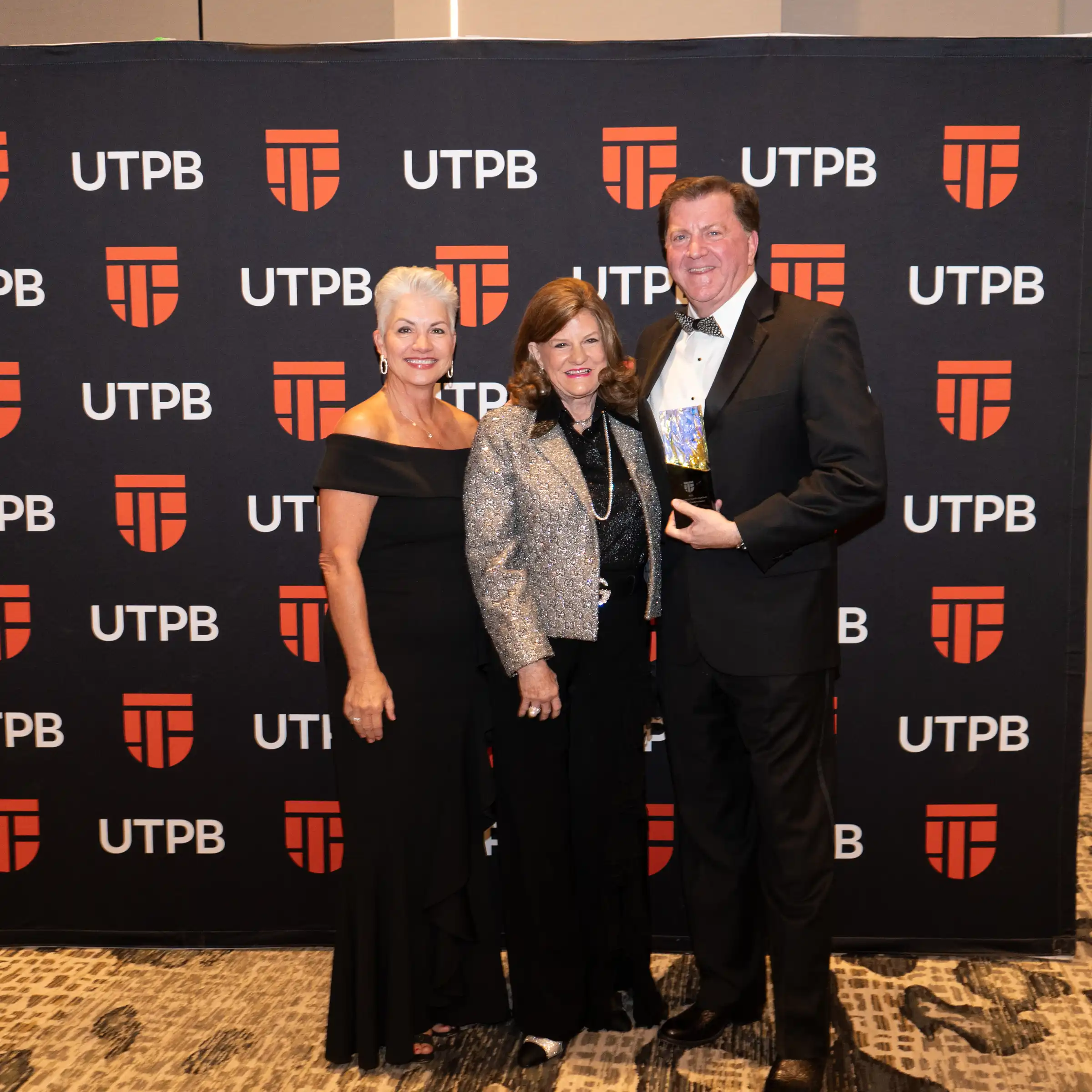 Lissa Wagner Excellence Award recipient, Kirk Edwards, accepting his award.