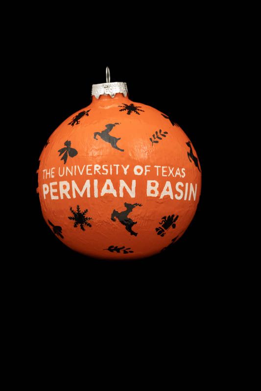 hd-81-utpb-ornament-1.jpg