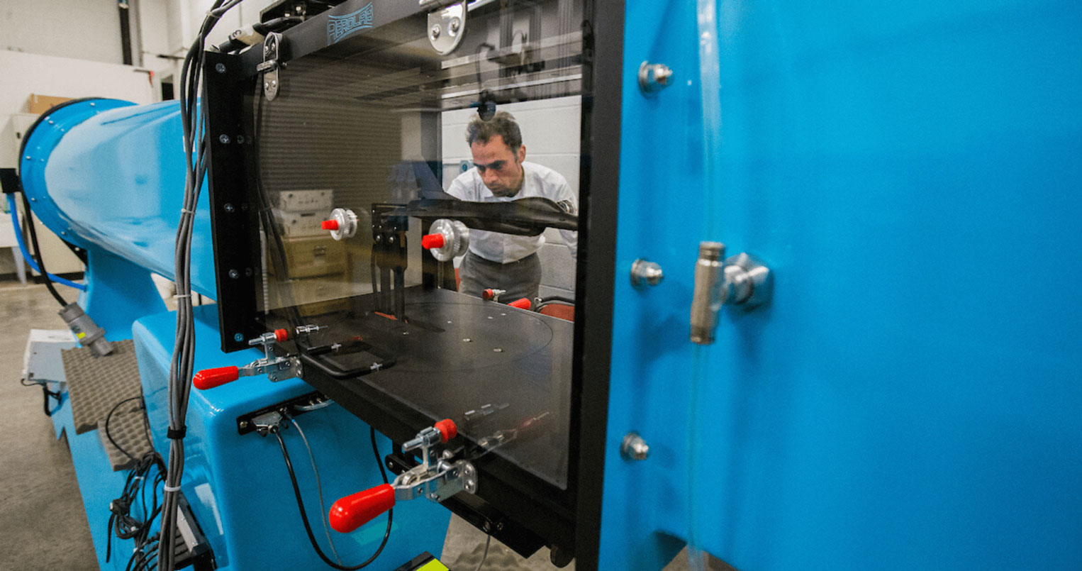 Fotografía genérica de equipos de laboratorio de ingeniería.